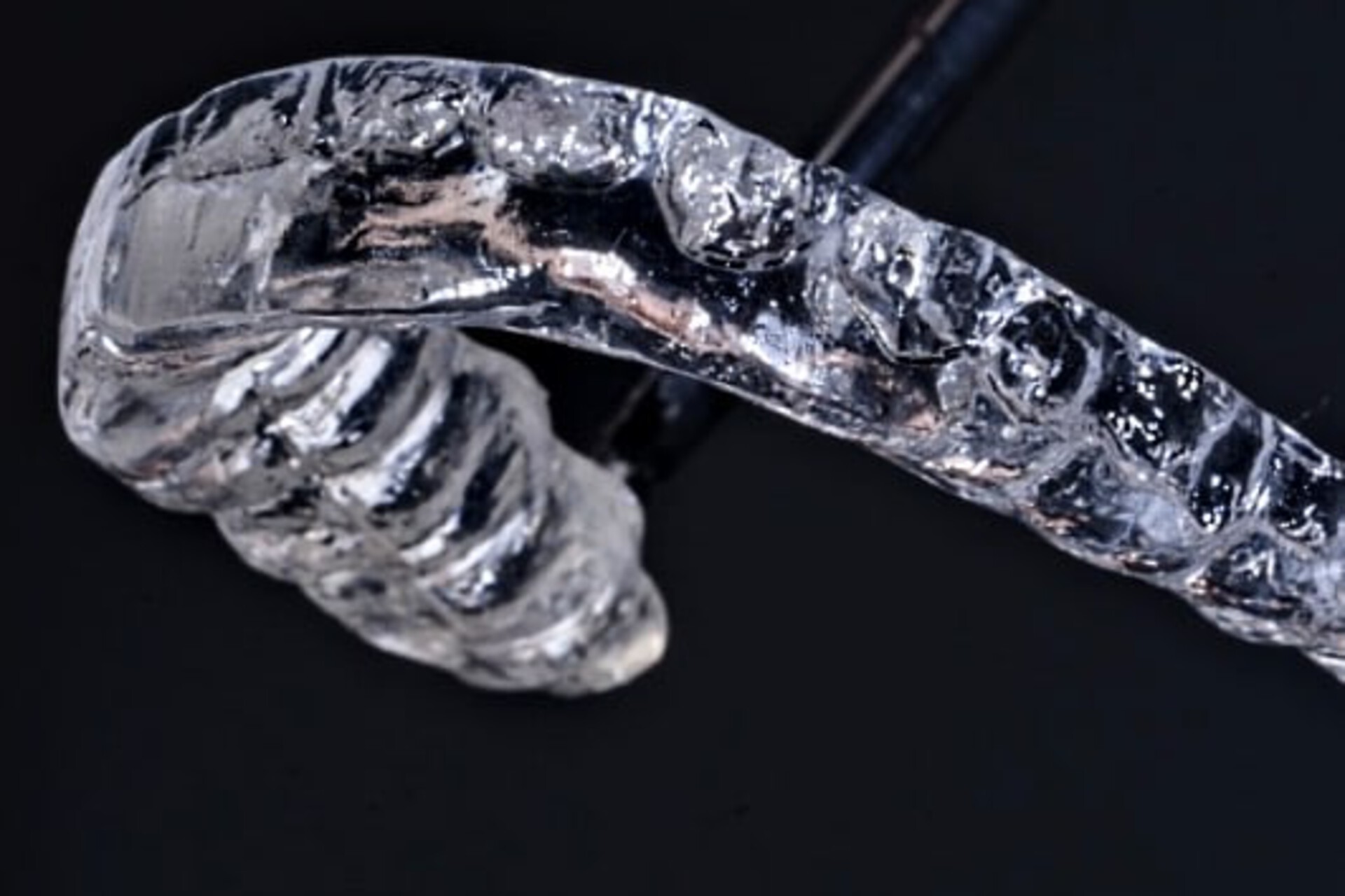 Acorda com dor, cansaço ou percebe que range os dentes à noite?